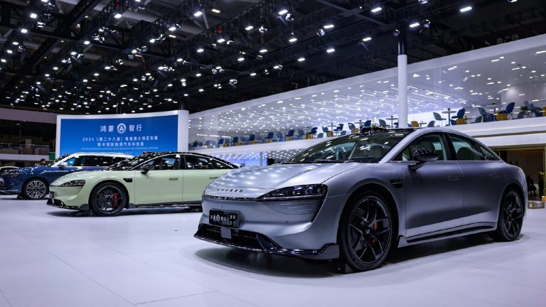 Luxeed S7 by Huawei & Chery Becomes Cheaper by Up to $4,100 to Boost Sales