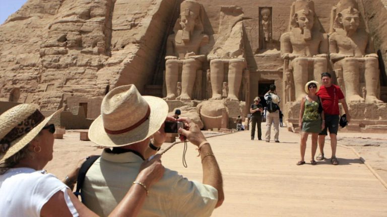 Egypt’s Tourism Sector Booms, Projected to Hit $15 Billion and 18 Million Arrivals in 2025